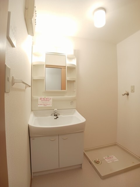 物件内観写真11　(洗面所)