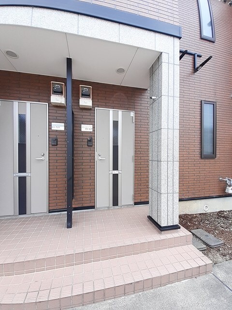 物件外観写真2　(その他共有部分)