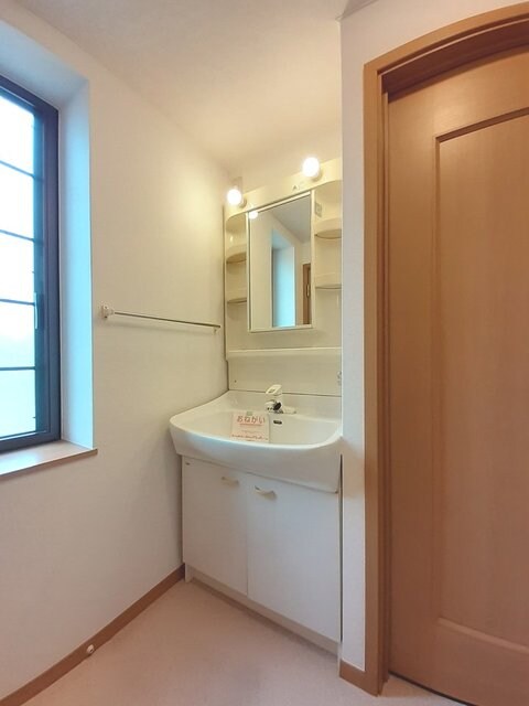 物件内観写真6　(洗面所)