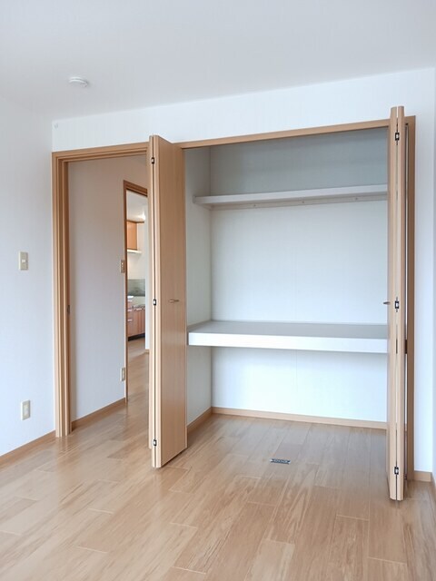 物件内観写真10　(収納)