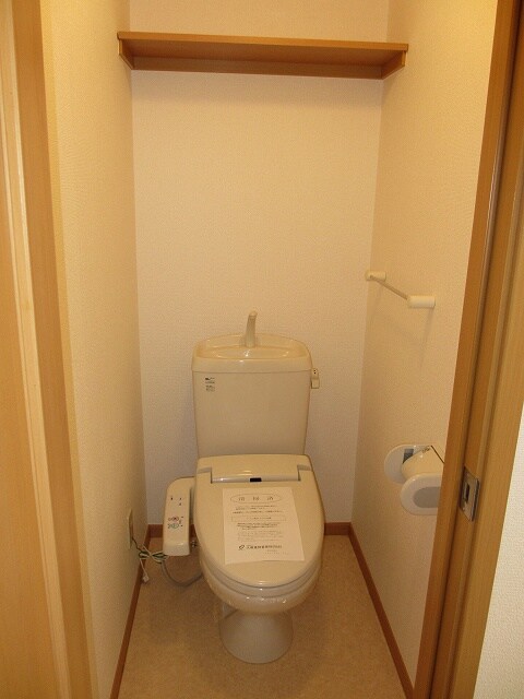 物件内観写真8　(トイレ)