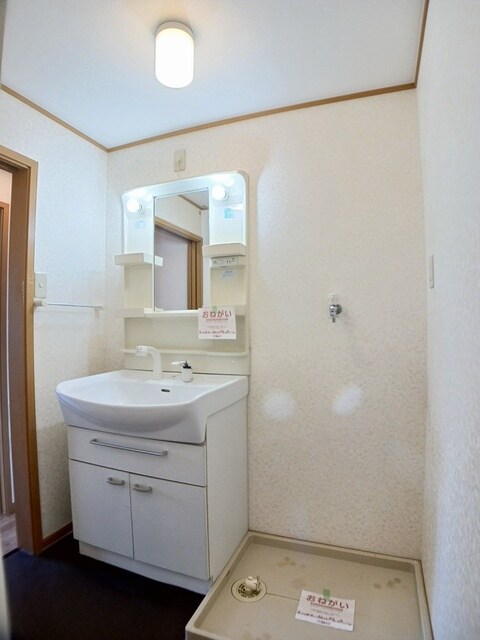 物件内観写真6　(洗面所)