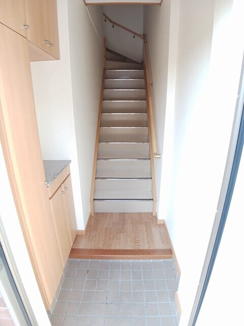 物件内観写真11　(玄関)