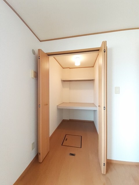 物件内観写真9　(収納)