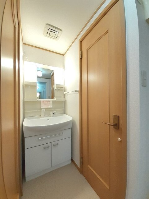 物件内観写真11　(洗面所)