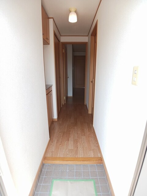 物件内観写真10　(玄関)