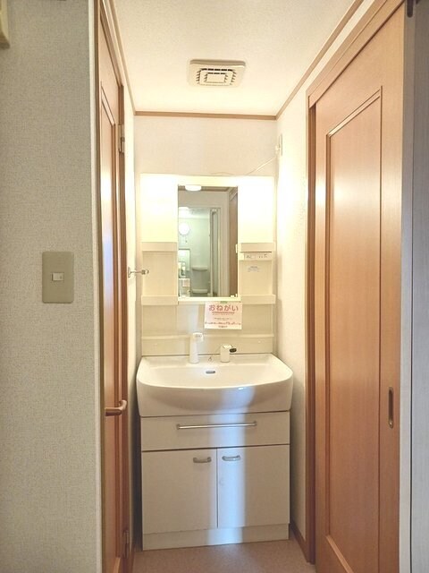 物件内観写真11　(洗面所)