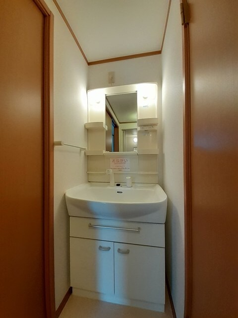 物件内観写真8　(洗面所)