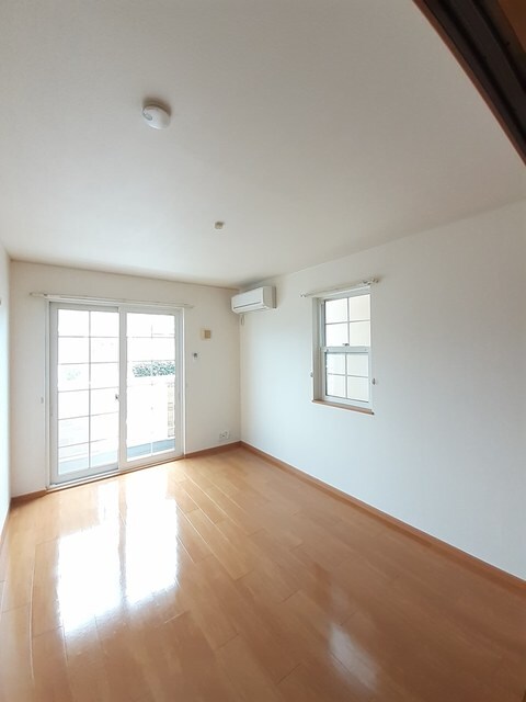 物件内観写真7　(居室・リビング)