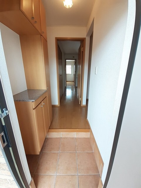 物件内観写真11　(玄関)