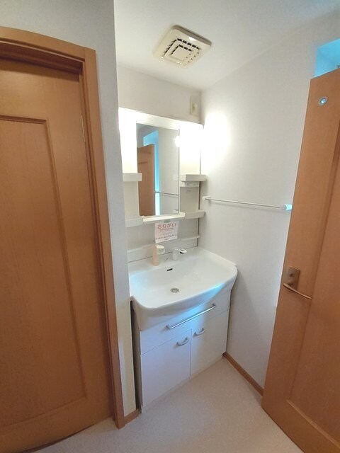 物件内観写真6　(洗面所)