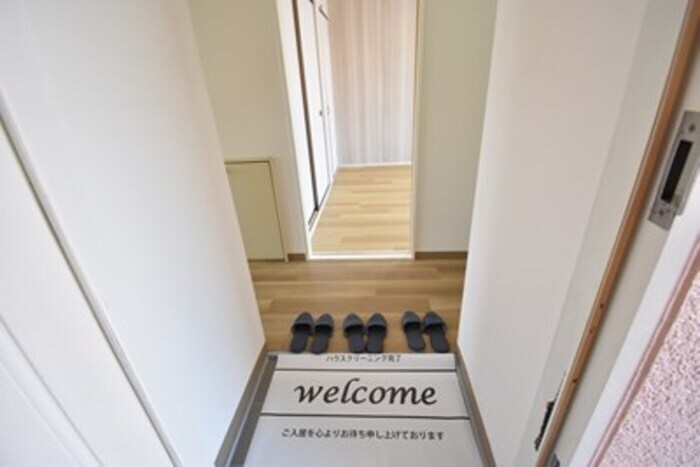 物件内観写真15　(玄関)