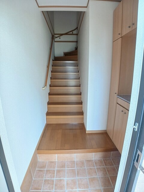 物件内観写真11　(玄関)