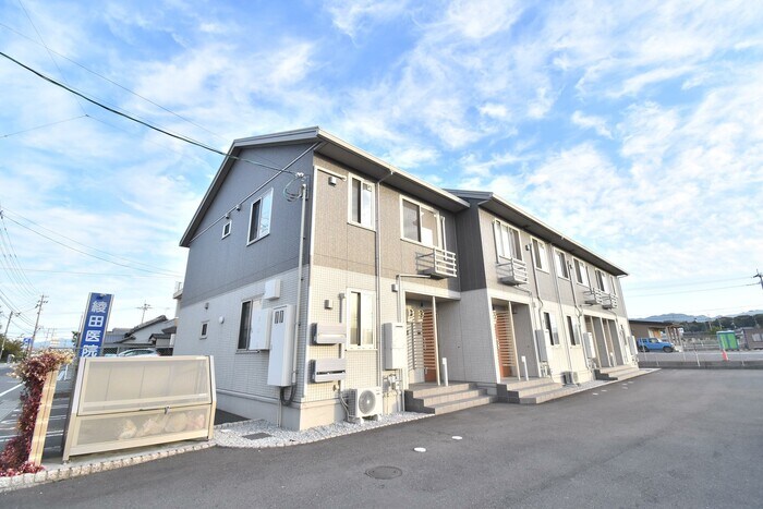 物件外観写真1　(建物外観)