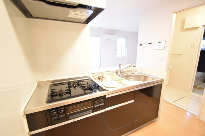 物件内観写真3　(システムキッチン)