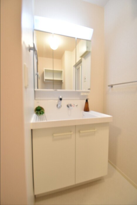 物件内観写真5　(洗髪洗面化粧台)