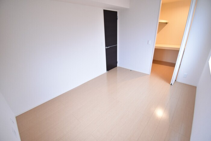 物件内観写真8　(洋室６．１帖)