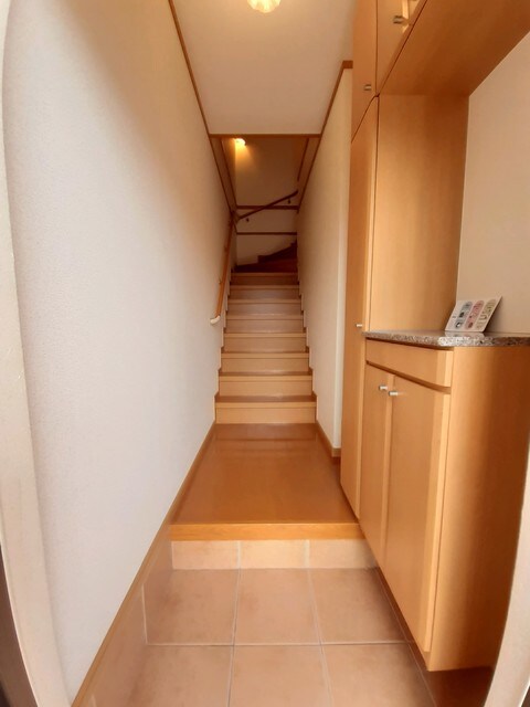 物件内観写真10　(玄関)