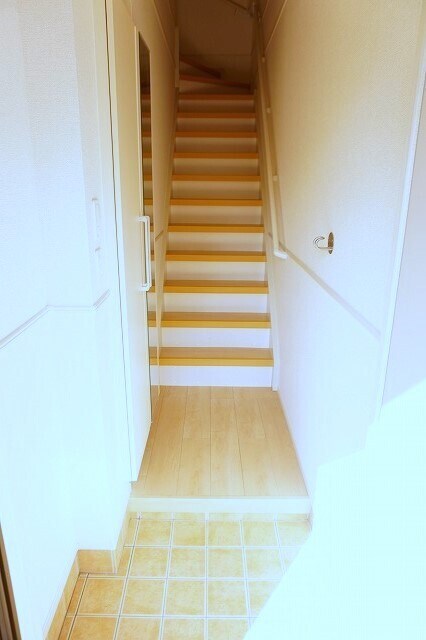 物件内観写真11　(玄関)