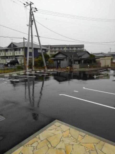 物件外観写真3　(駐車場)