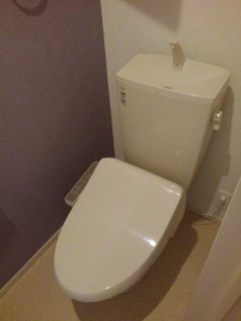 物件内観写真8　(トイレ)
