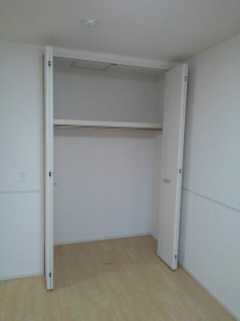 物件内観写真11　(収納)