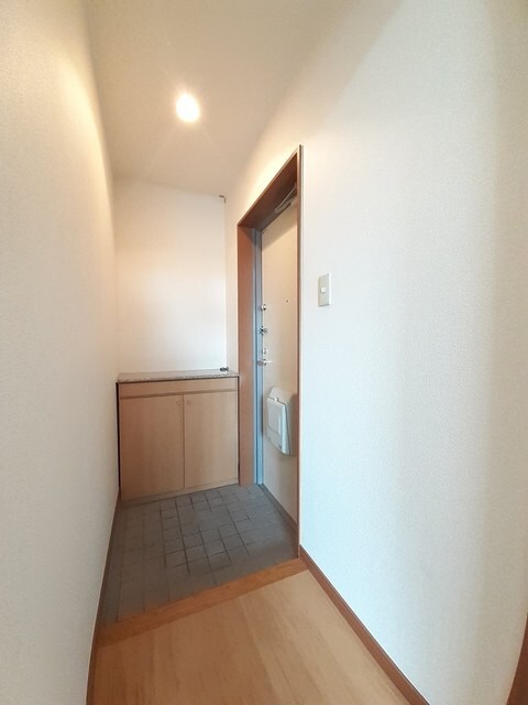 物件内観写真9　(玄関)