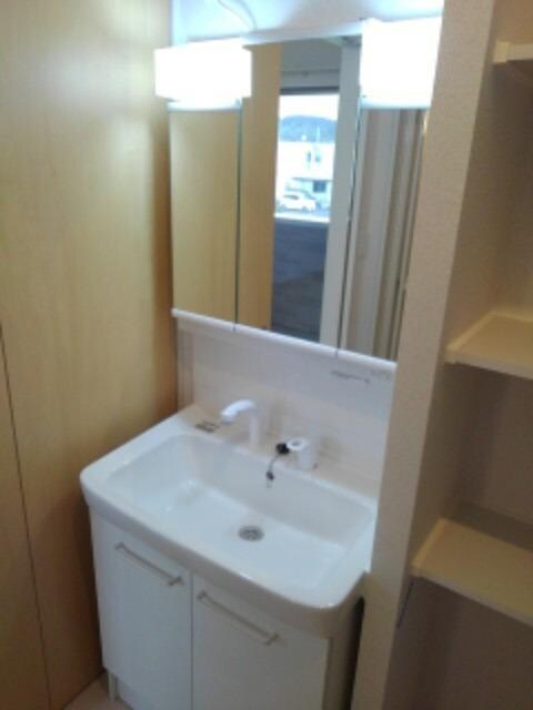 物件内観写真7　(洗面所)