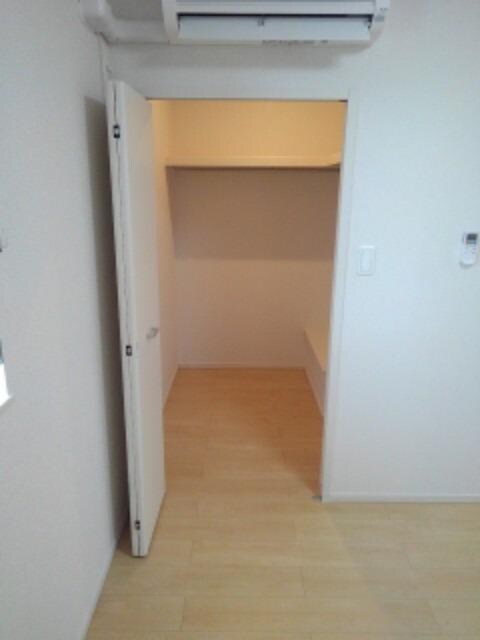 物件内観写真11　(収納)