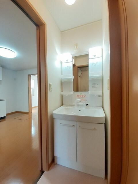 物件内観写真6　(洗面所)