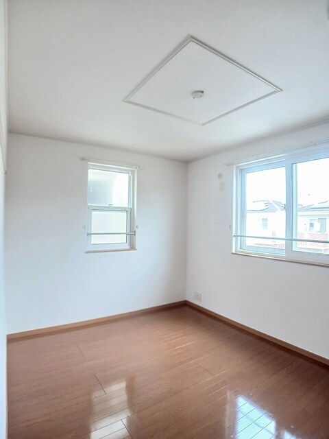 物件内観写真8　(その他部屋・スペース)