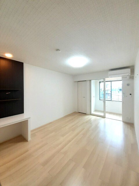 物件内観写真6　(居室・リビング)