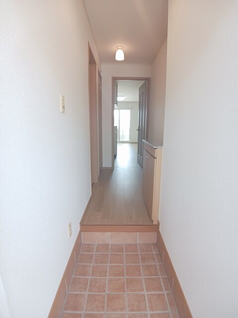 物件内観写真10　(玄関)