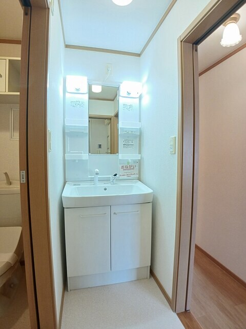 物件内観写真8　(洗面所)