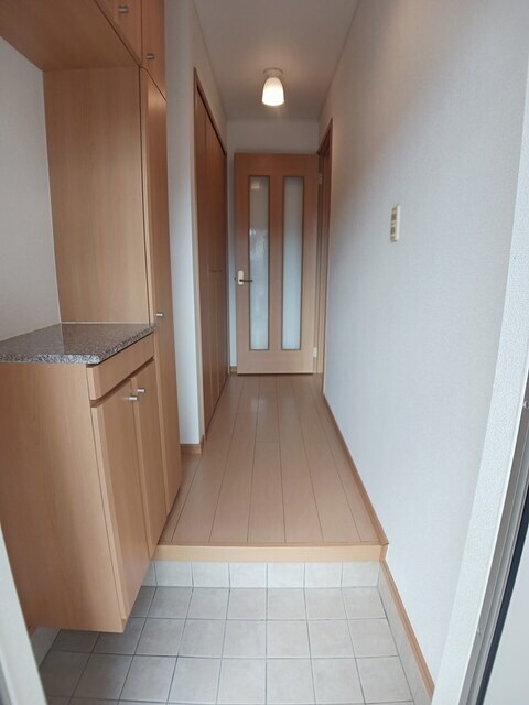 物件内観写真10　(玄関)