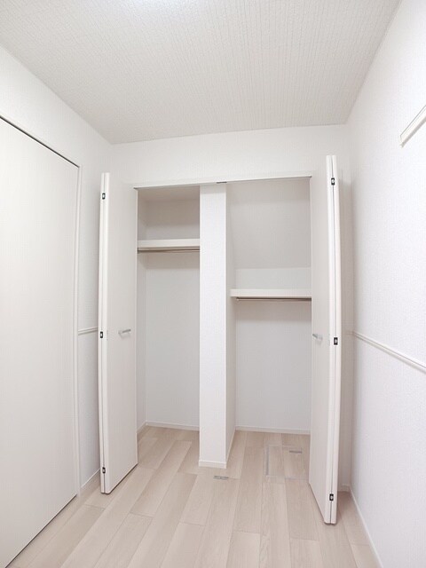 物件内観写真10　(収納)