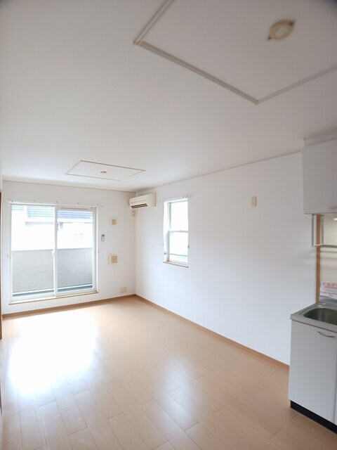 物件内観写真4　(居室・リビング)