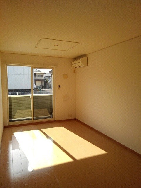 物件内観写真7　(居室・リビング)