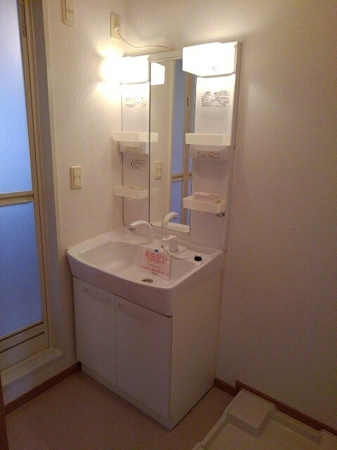 物件内観写真8　(洗面所)