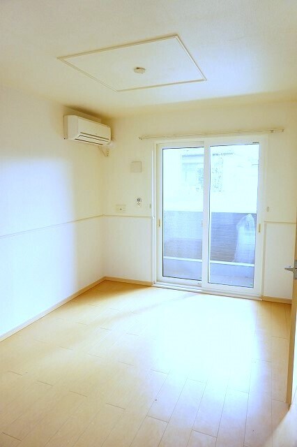 物件内観写真9　(居室・リビング)