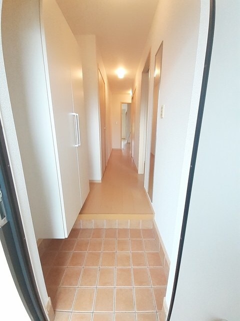 物件内観写真10　(玄関)