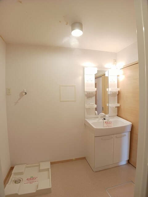 物件内観写真7　(洗面所)