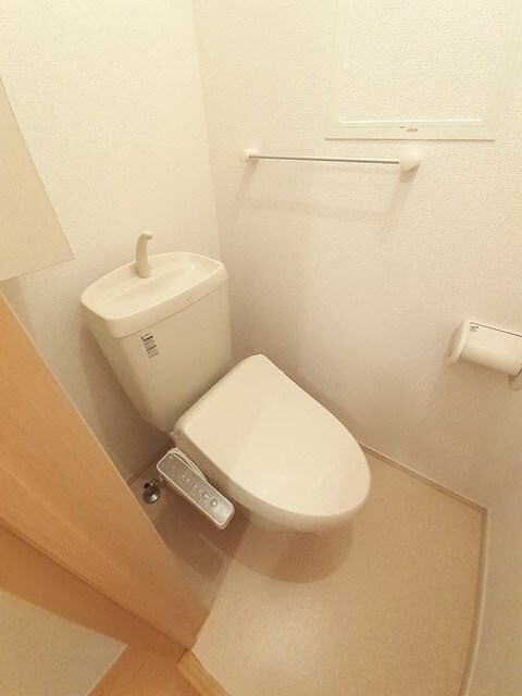 物件内観写真6　(トイレ)