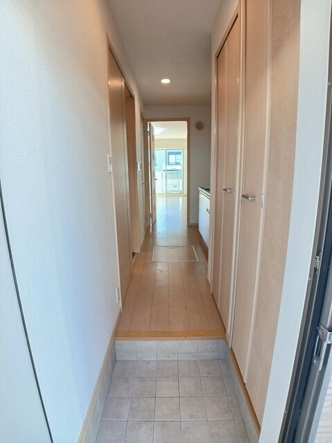 物件内観写真10　(玄関)