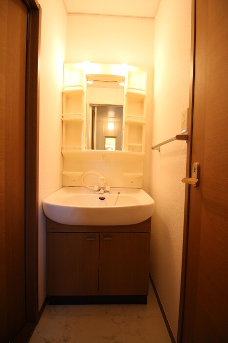 物件内観写真5　(洗面台)