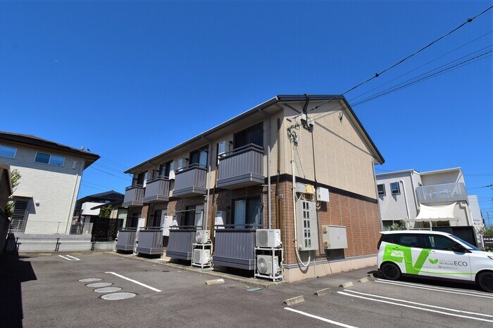 物件外観写真1　(建物外観)