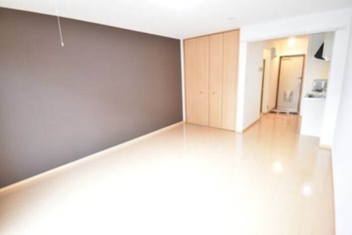 物件内観写真8　(洋室１２．８帖)