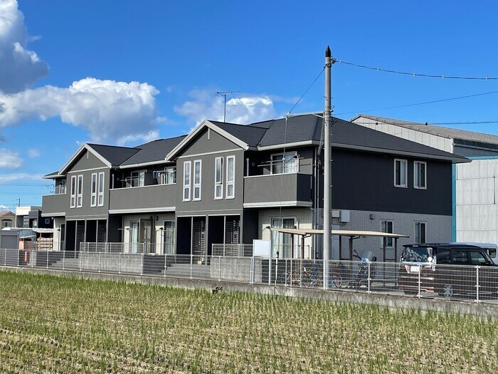 物件外観写真1　(建物外観)