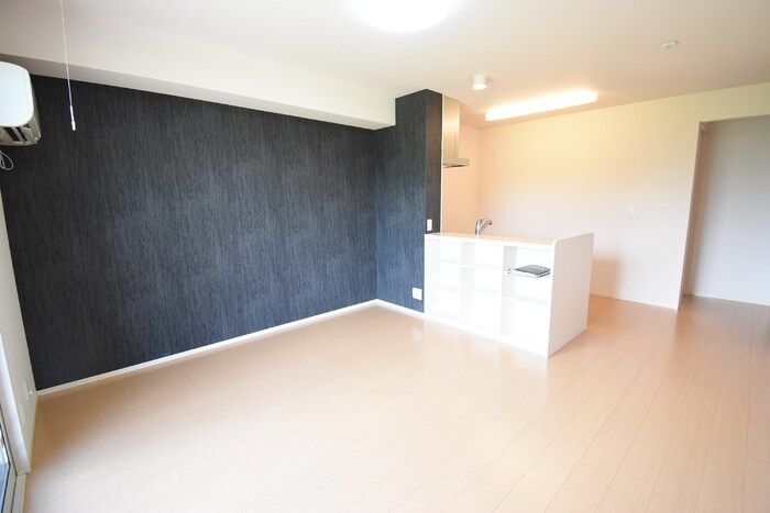 物件内観写真9　(ＬＤＫ１２帖)