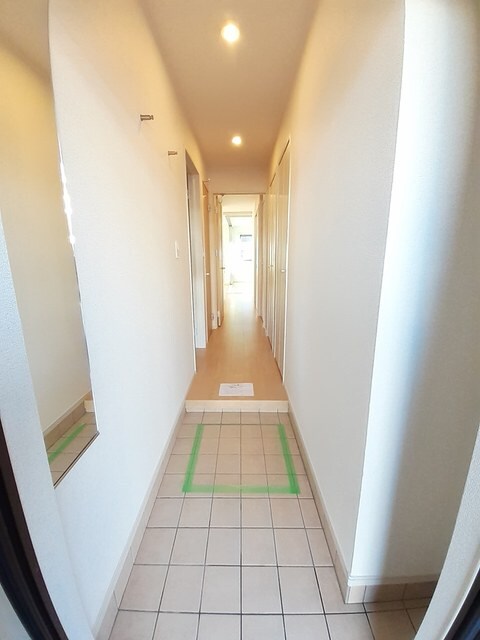 物件内観写真12　(玄関)